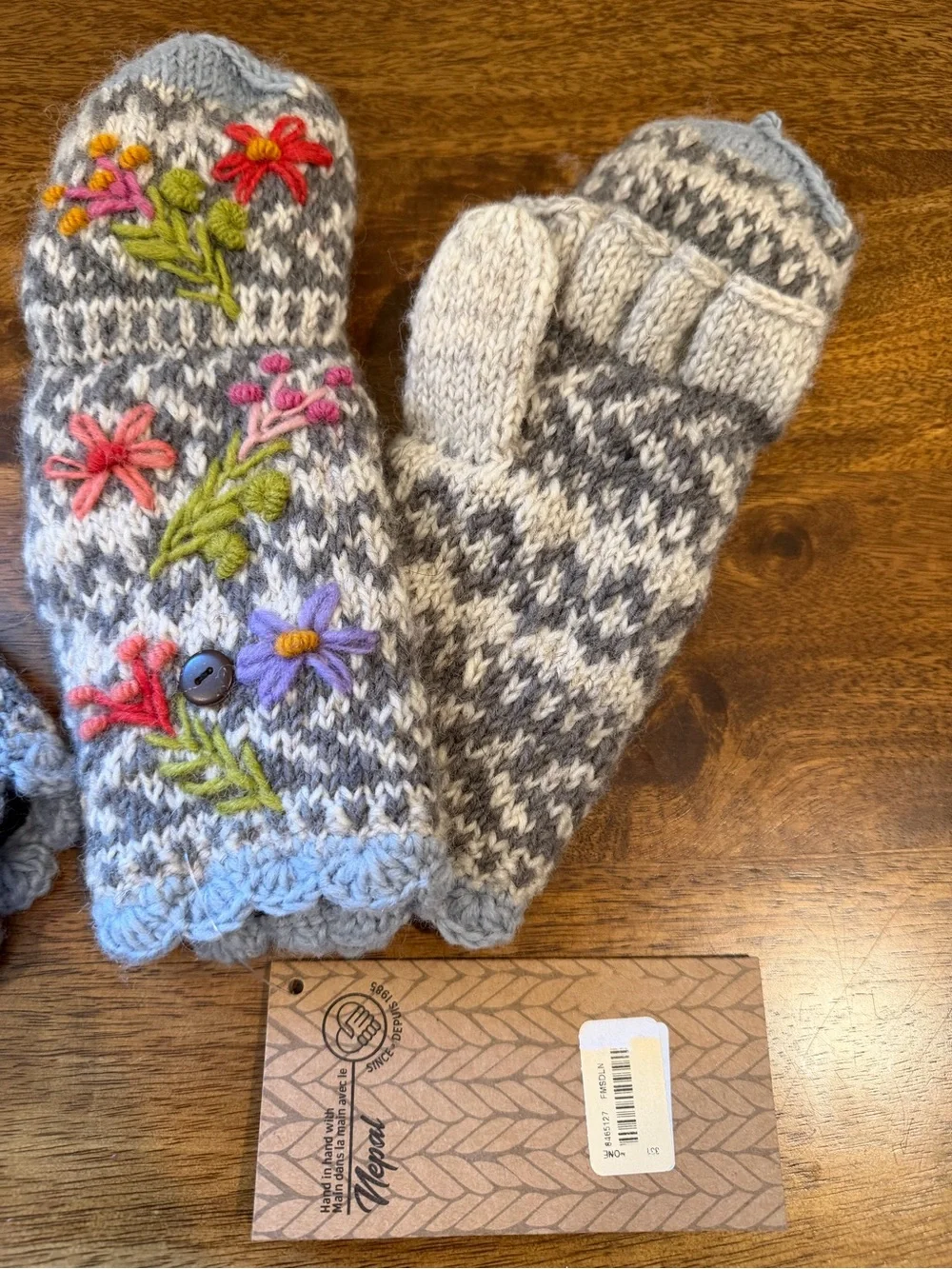 Lost Horizons Gray Knit Floral Embroidered Beanie & Mitten Set NWT